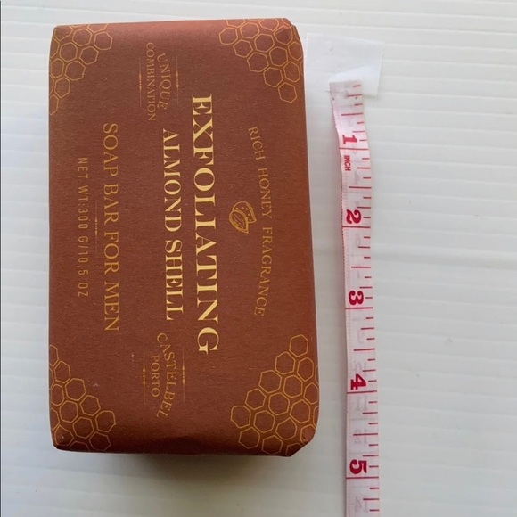 CASTELBEL rich honey fragranced soap bar for men - Picture 3 of 3